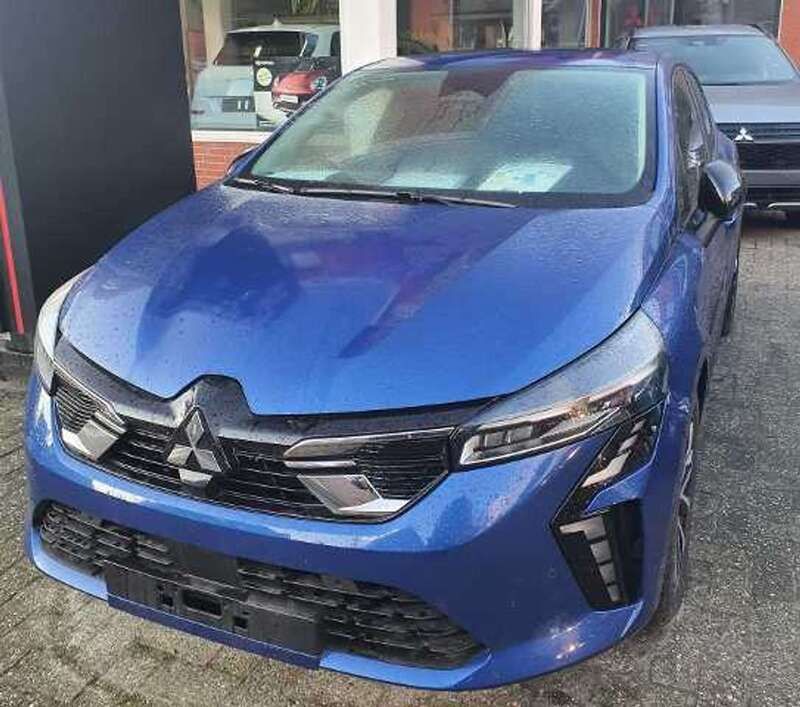 Royalblau Neu 2025 Mitsubishi Colt Plus Limousine | 21.640 € (Etwas zu teuer) - Bild 1/4