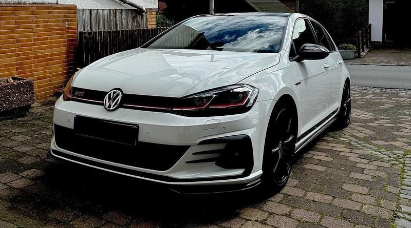 Weiß Gebraucht 2018 VW Golf VII GTI Limousine | 23.000 € (Etwas zu teuer) - Bild 1/4