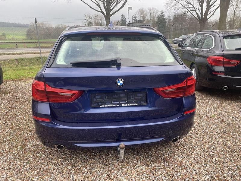 Gebraucht BMW 520 Performance 190 PS (139 kW) 2019 Mediterranblau Kombi