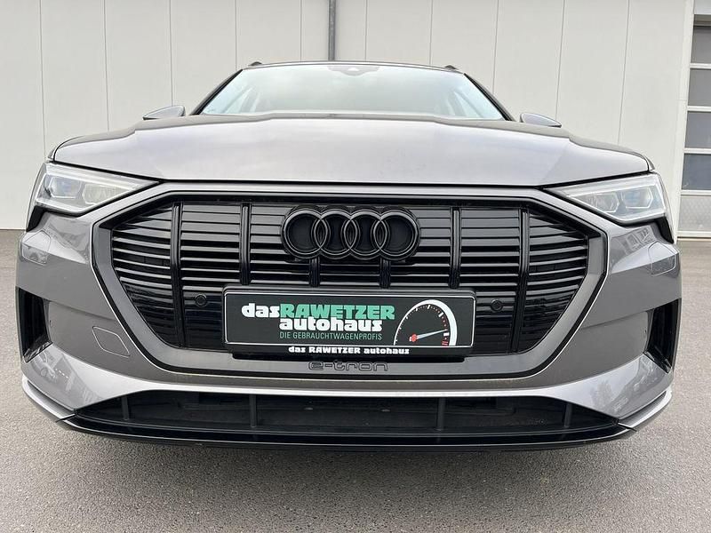 Gebraucht Audi e-tron Advanced Plus 230 kW (313 PS) 2022 Taifungrau SUV