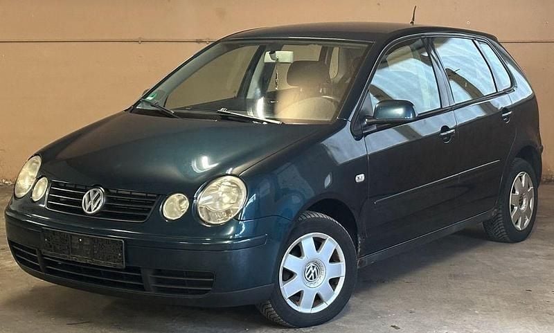 Grün Gebraucht 2002 VW Polo Highline Limousine | 990 € (Superpreis) - Bild 1/4