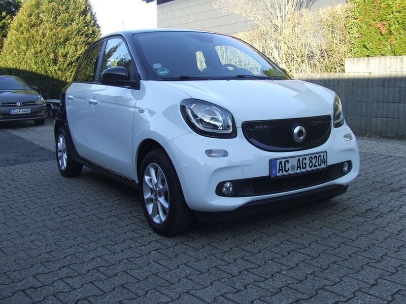 Weiß Gebraucht 2016 Smart ForFour Limousine | 8.990 € (Fairer Preis) - Bild 1/4