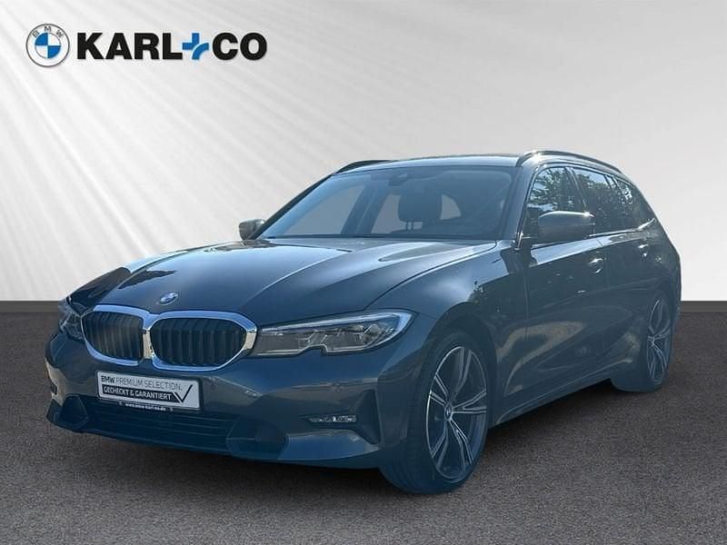 Grau Gebraucht 2021 BMW 320 Sport Line Kombi | 25.498 € (Fairer Preis) - Bild 1/4