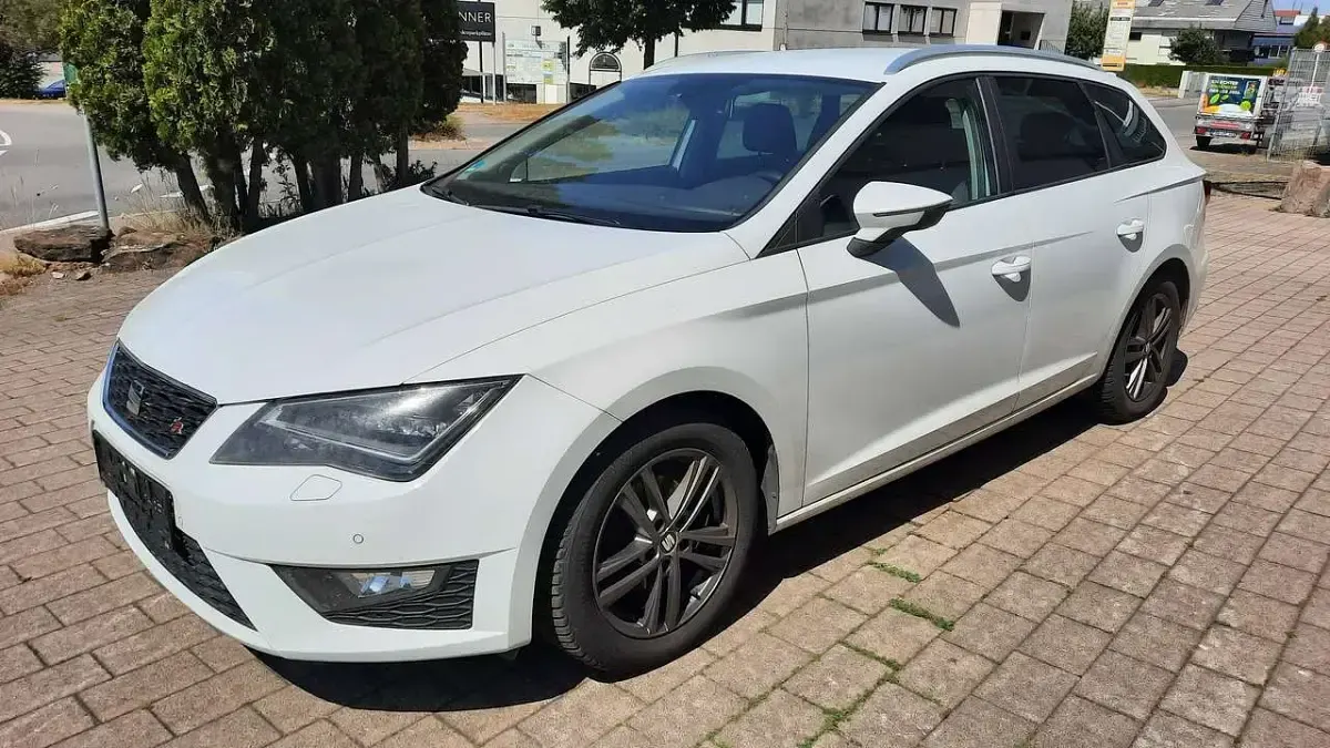 Gebraucht Seat Leon FR 140 PS (102 kW) 2014 "nevada" weiss Kombi