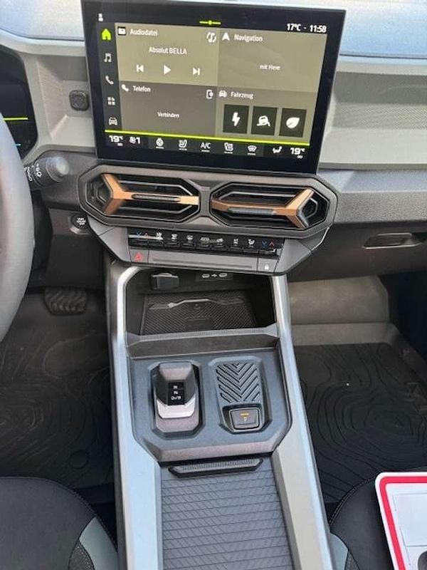 Neu Dacia Bigster Extreme 155 PS (114 kW) 2025 Indigoblau SUV