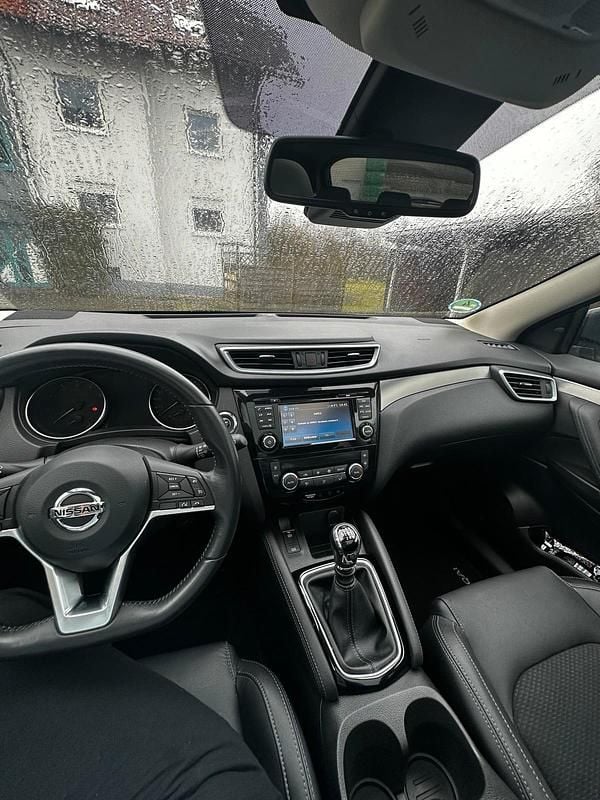 Gebraucht Nissan Qashqai Tekna 115 PS (84 kW) 2019 Grau SUV