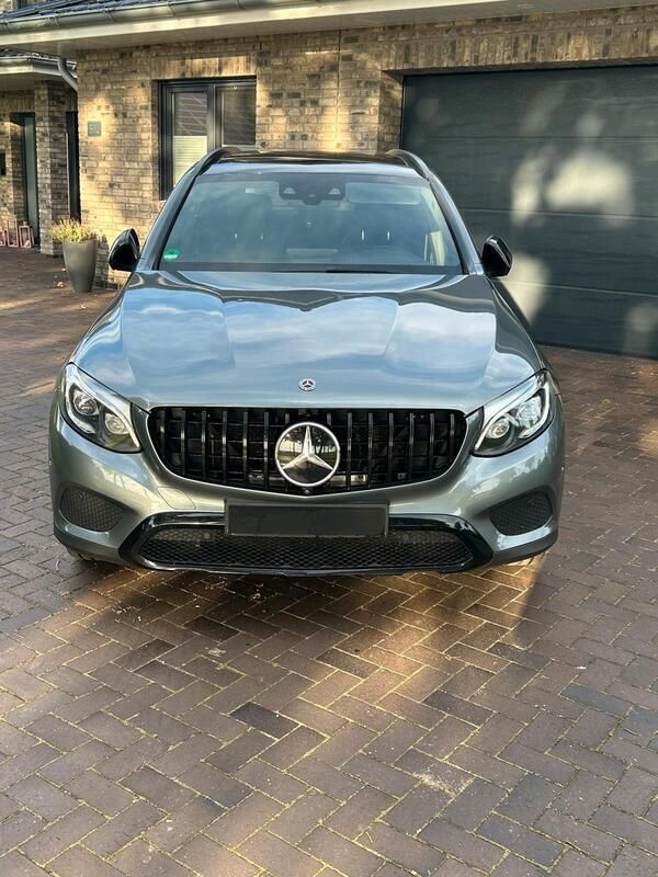 Grau Gebraucht 2018 Mercedes GLC350 SUV | 22.000 € (Superpreis) - Bild 1/4