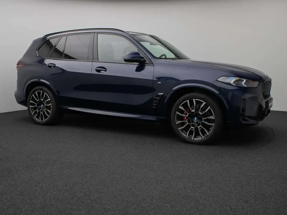 Gebraucht BMW X5 M 489 PS (359 kW) 2023 Bmw individual tansanitblauc3 SUV