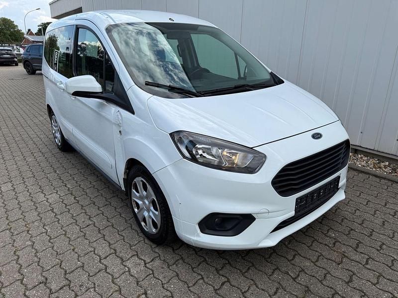 Weiß Gebraucht 2022 Ford Tourneo Courier Trend Van / Kleinbus | 4.999 € (Superpreis) - Bild 1/4