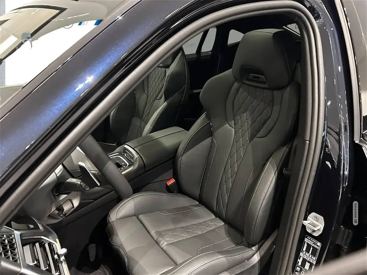Gebraucht BMW X6 M Sport Line 286 PS (210 kW) 2025 Schwarz metallic SUV