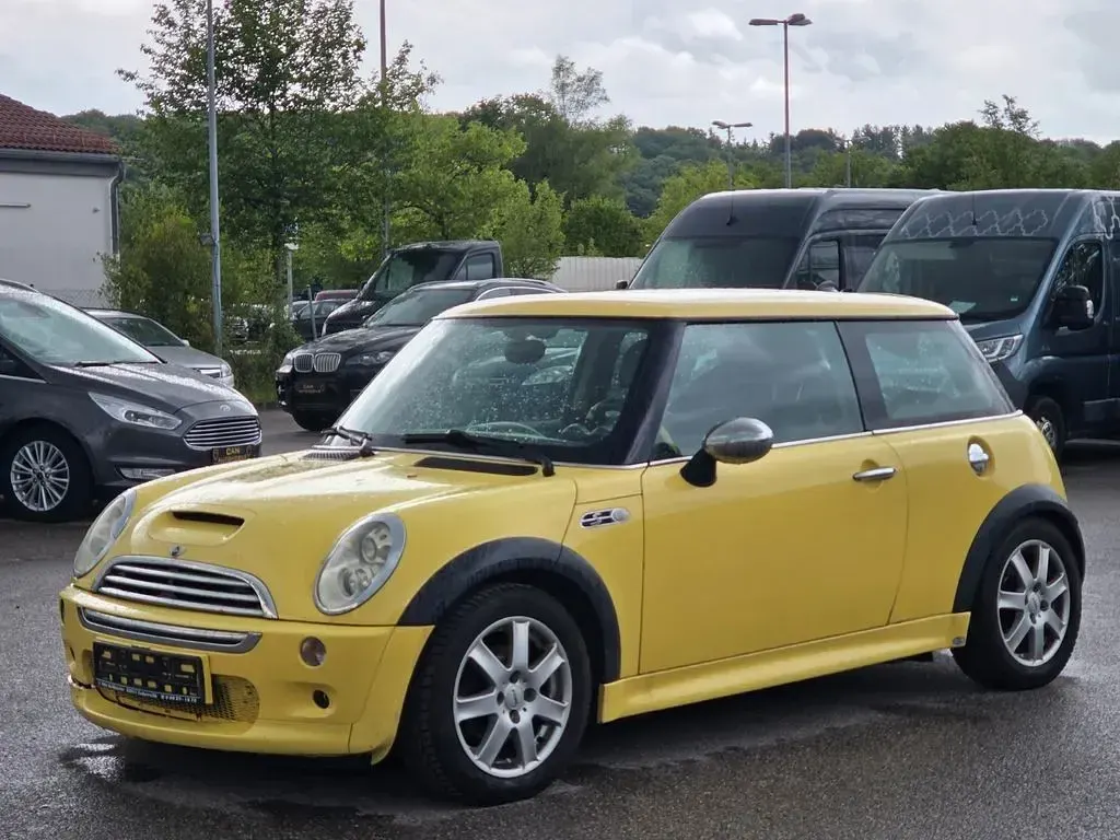 Używany Mini Cooper S 163 KM (119 kW) 2002 Żółty Hatchback