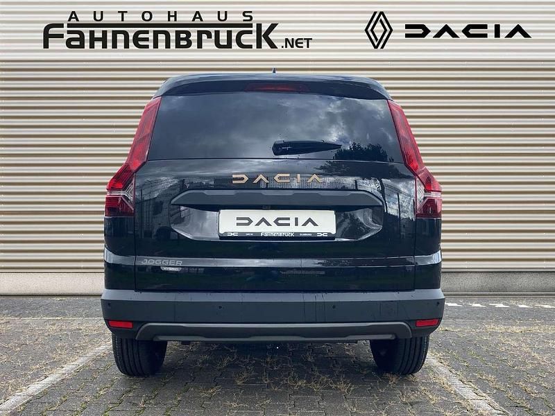 Neu Dacia Jogger Extreme 141 PS (103 kW) 2025 Perlmuttschwarz metallic Van / Kleinbus