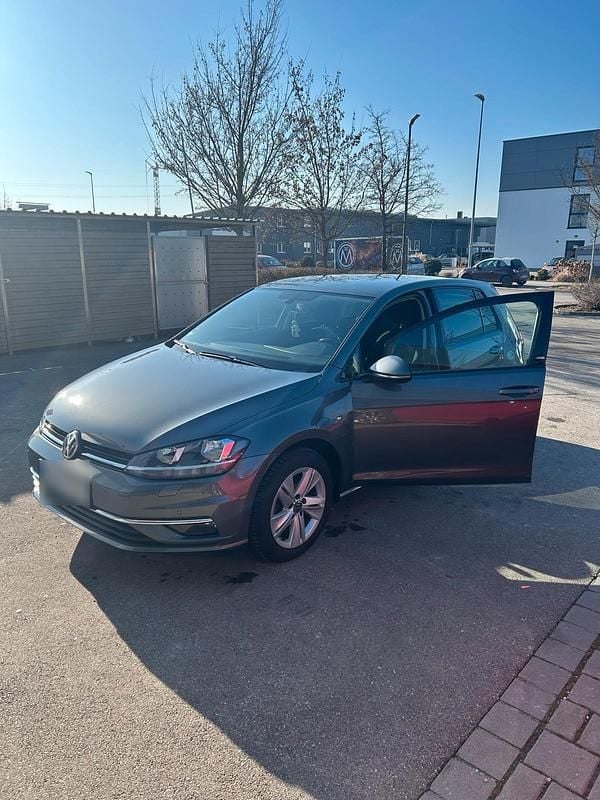 Second-hand VW Golf VII Sound 86 CP (63 kW) 2018 Gri Hatchback