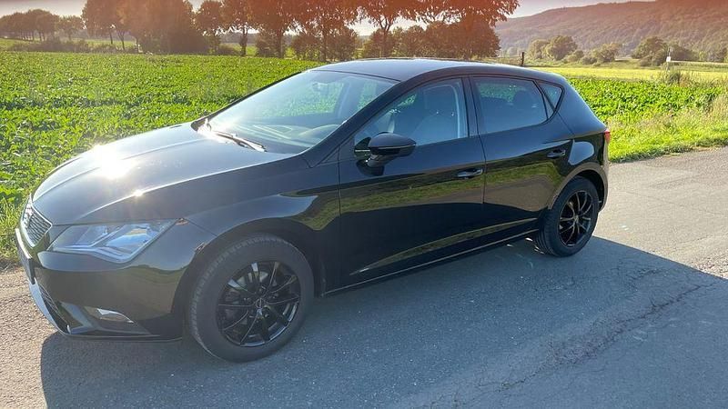 Schwarz Gebraucht 2015 Seat Leon Style Limousine | 7.500 € (Guter Preis) - Bild 1/4