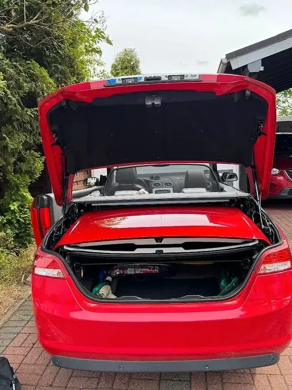 Gebraucht Ford Focus Cabriolet Titanium 145 PS (106 kW) 2007 Rot Cabrio