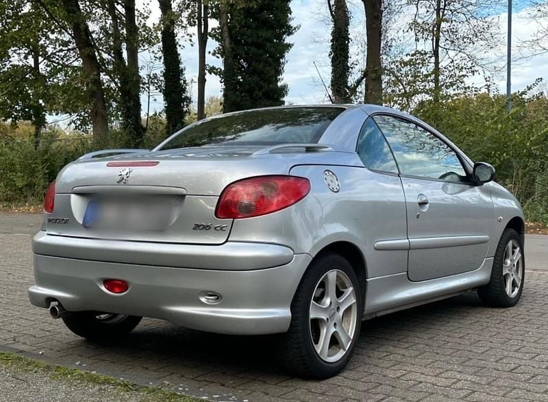 Gebraucht Peugeot 206 CC 109 PS (80 kW) 2005 Grau Cabrio