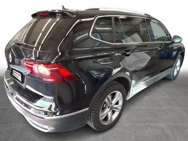 Gebraucht VW Tiguan Allspace Elegance 245 PS (180 kW) 2022 Schwarz SUV