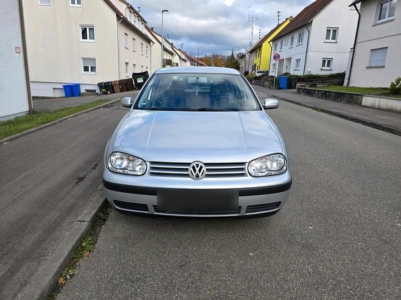 Gebraucht VW Golf IV 75 PS (55 kW) 2001 Silber Kleinwagen