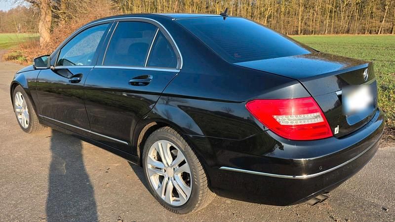 Gebraucht Mercedes C200 Avantgarde 136 PS (100 kW) 2012 Schwarz Limousine