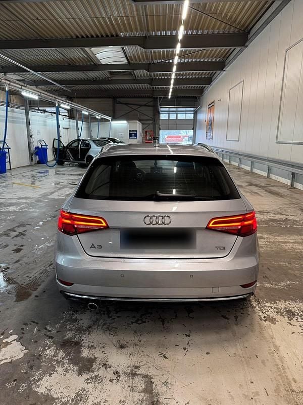 Gebraucht Audi A3 110 PS (80 kW) 2017 Silber Limousine