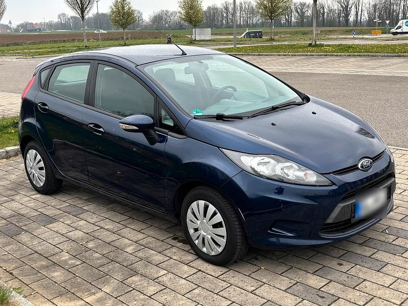 Gebraucht Ford Fiesta 82 PS (60 kW) 2011 Blau Kleinwagen
