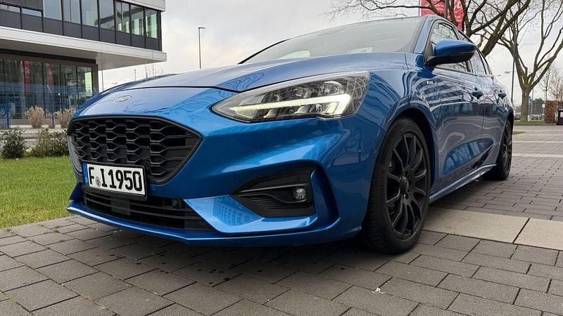 Gebraucht Ford Focus ST-Line 120 PS (88 kW) 2018 Blau Limousine