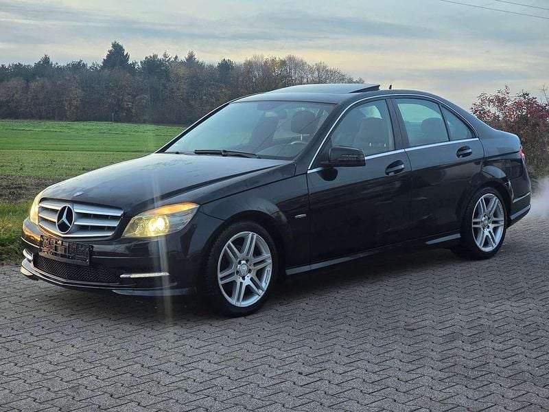 Obsidianschwarz metalliclack Gebraucht 2010 Mercedes C200 Limousine | 4.890 € (Superpreis) - Bild 1/4