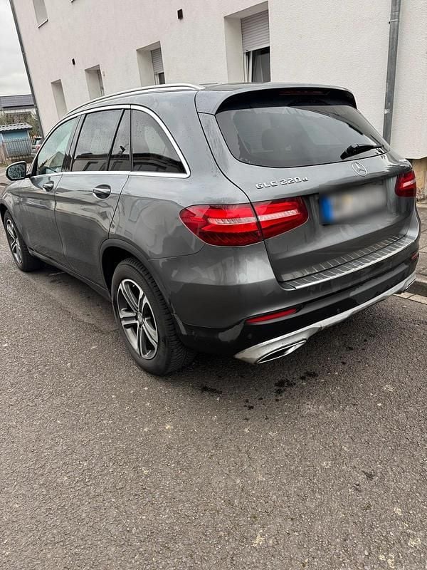 Gebraucht Mercedes GLC220 170 PS (125 kW) 2016 Silber SUV