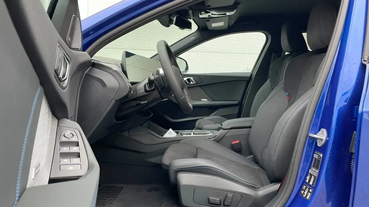Neu BMW 123 Efficient Dynamics 218 PS (160 kW) 2026 M portimao blau metallic Kleinwagen
