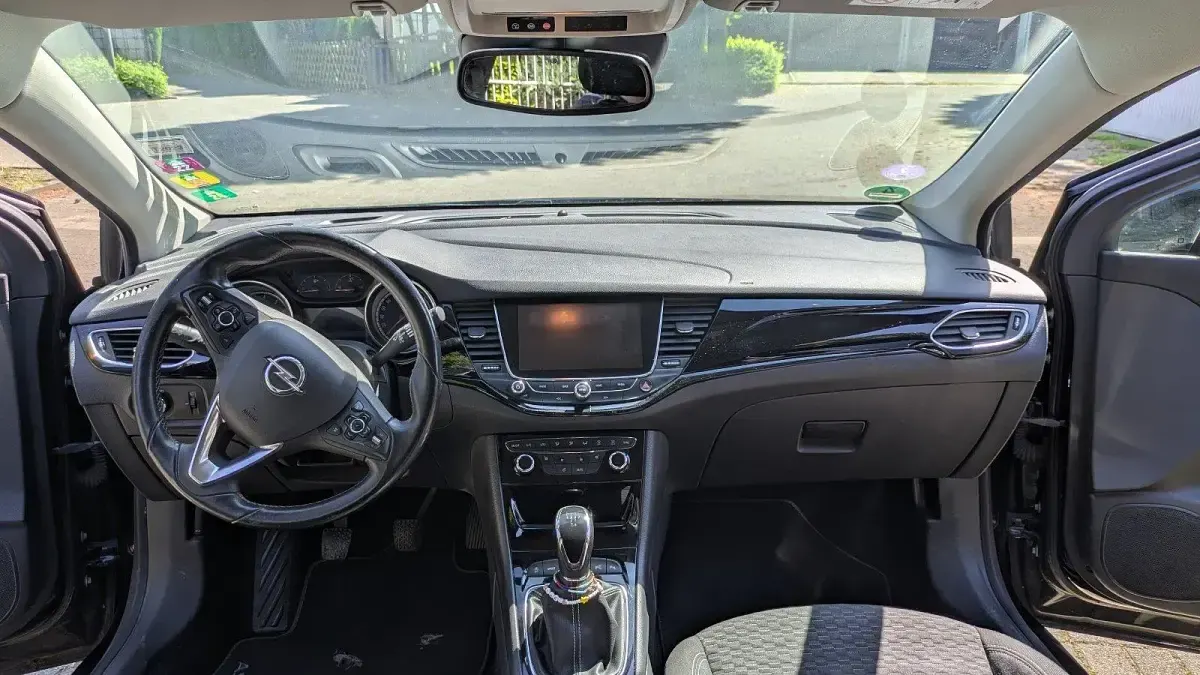 Gebraucht Opel Astra 106 PS (77 kW) 2017 Schwarz Kombi