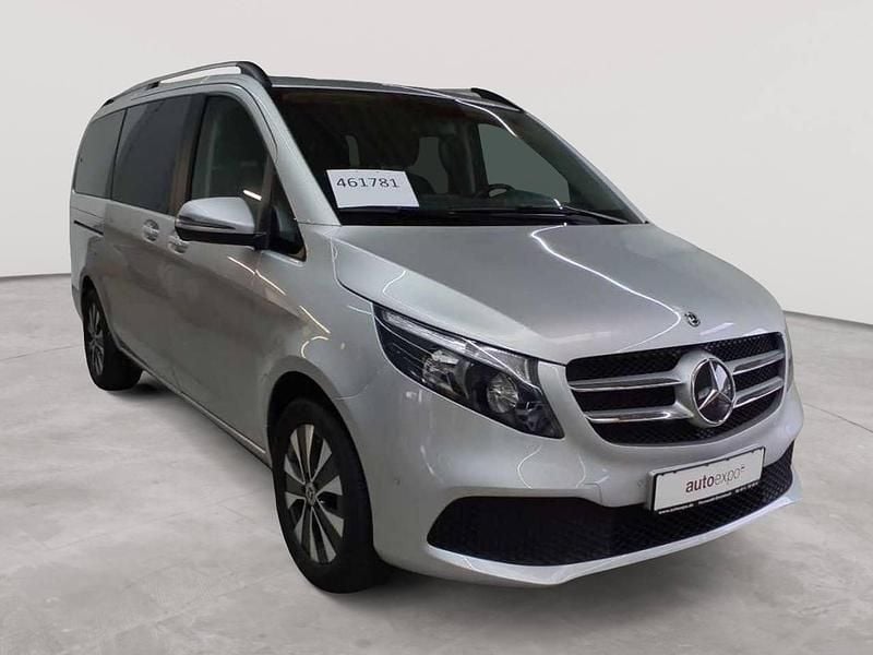 Brillantsilber metallic Gebraucht 2020 Mercedes V220 Edition Van / Kleinbus | 32.990 € (Superpreis) - Bild 1/4