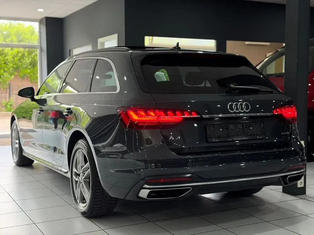Gebraucht Audi A4 Advanced 204 PS (150 kW) 2020 Grau Kombi