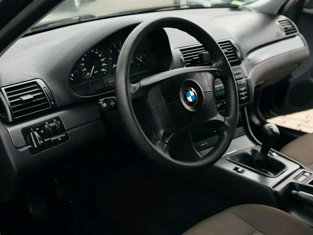 Gebraucht BMW 316 116 PS (85 kW) 2003 Schwarz Kombi