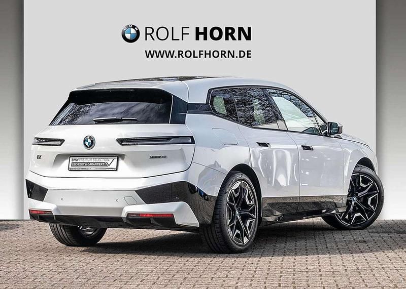 Gebraucht BMW iX 239 kW (326 PS) 2024 Mineralweiß metallic SUV