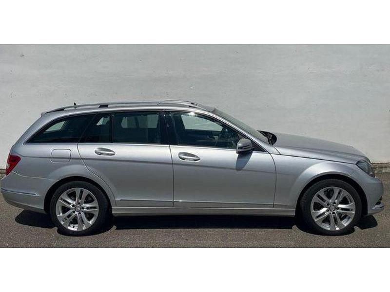 Gebraucht Mercedes C350 Avantgarde 306 PS (225 kW) 2013 Iridiumsilber  metalliclack (metallic) Kombi