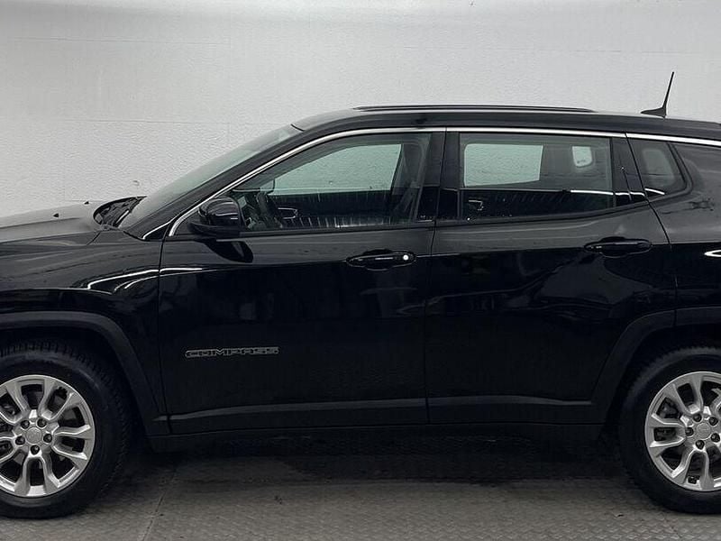 Usado Jeep Compass Altitude 131 HP (96 kW) 2024 Preto SUV