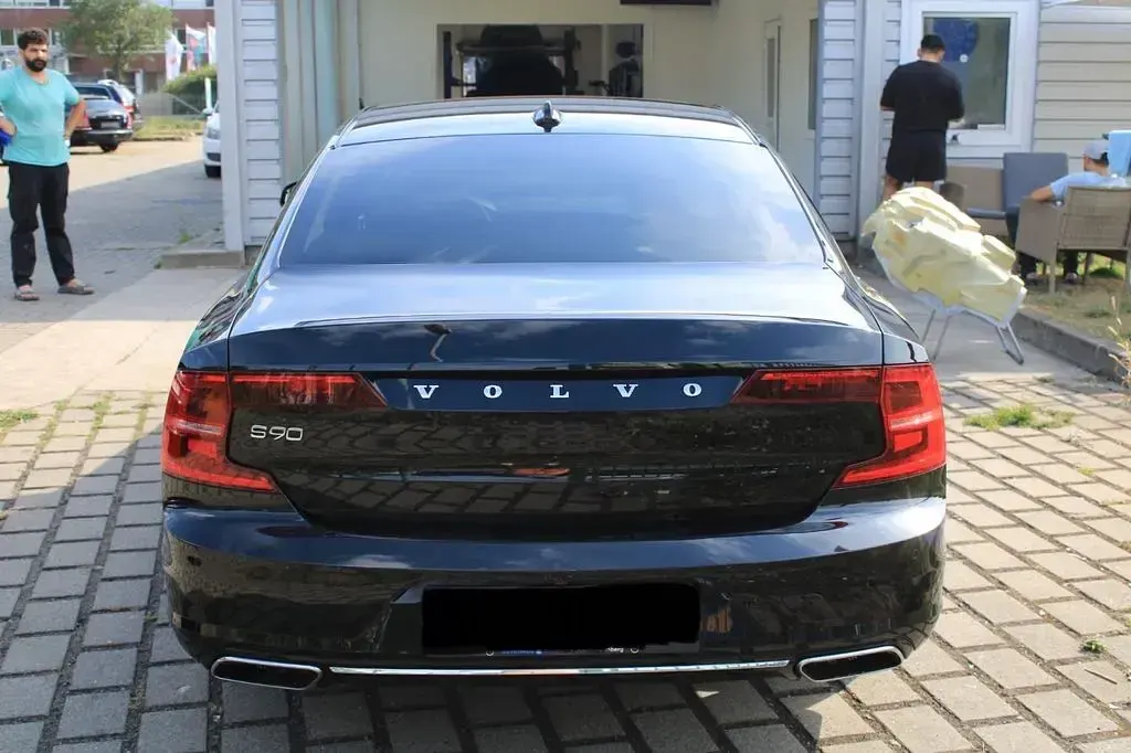 Second-hand Volvo S90 Inscription 150 CP (110 kW) 2019 Negru Berlinǎ