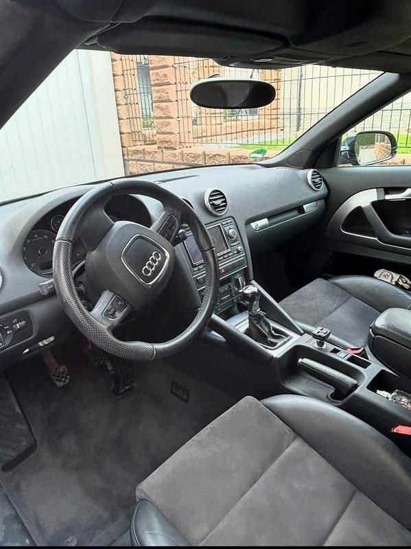 Gebraucht Audi A3 Cabriolet 125 PS (91 kW) 2013 Schwarz Cabrio