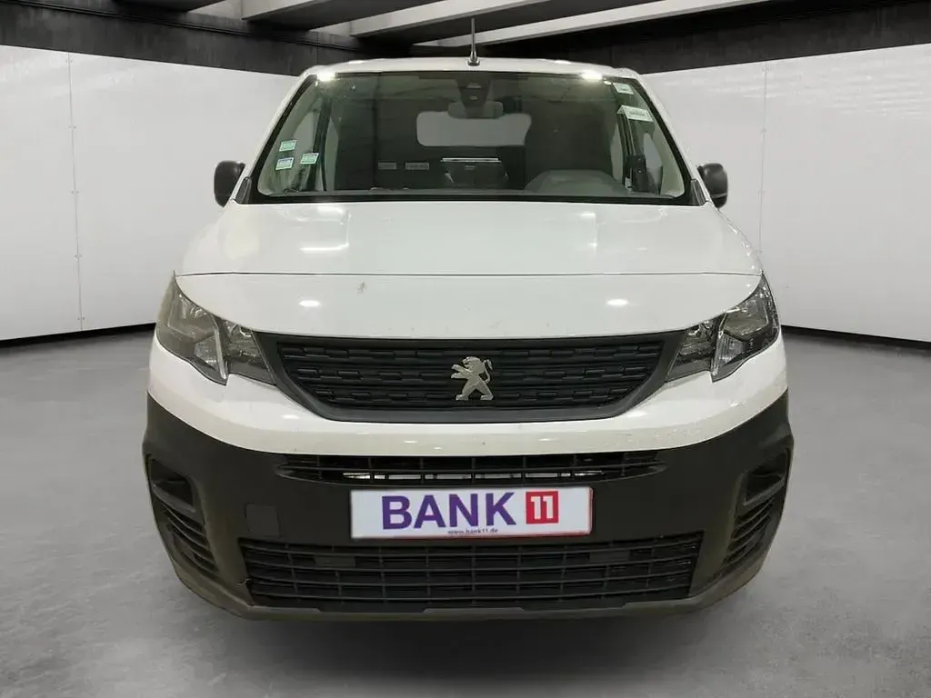 Gebraucht Peugeot Partner 102 PS (75 kW) 2022 Weiß Van / Kleinbus