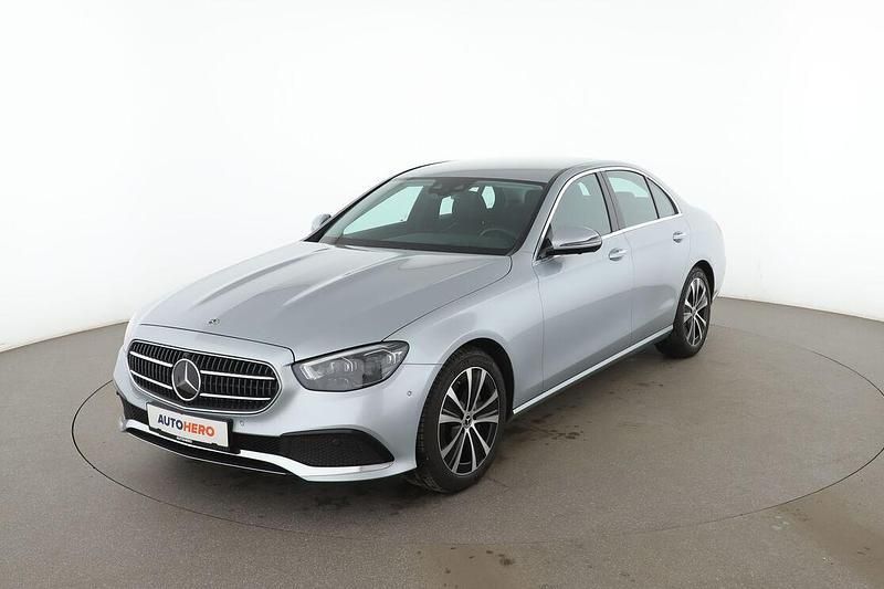 Grau Gebraucht 2021 Mercedes E300 Avantgarde Limousine | 34.800 € (Superpreis) - Bild 1/3