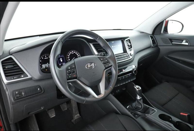 Gebraucht Hyundai Tucson 132 PS (97 kW) 2017 Rot SUV