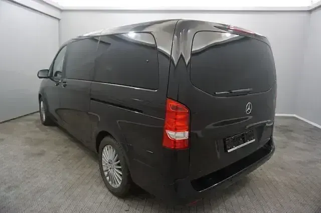 Gebraucht Mercedes V220 Edition 163 PS (119 kW) 2014 Schwarz Van / Kleinbus