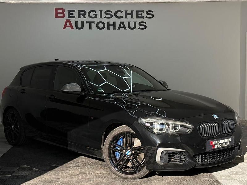 Schwarz Gebraucht 2019 BMW M140 M Sport Limousine | 30.999 € (Fairer Preis) - Bild 1/4