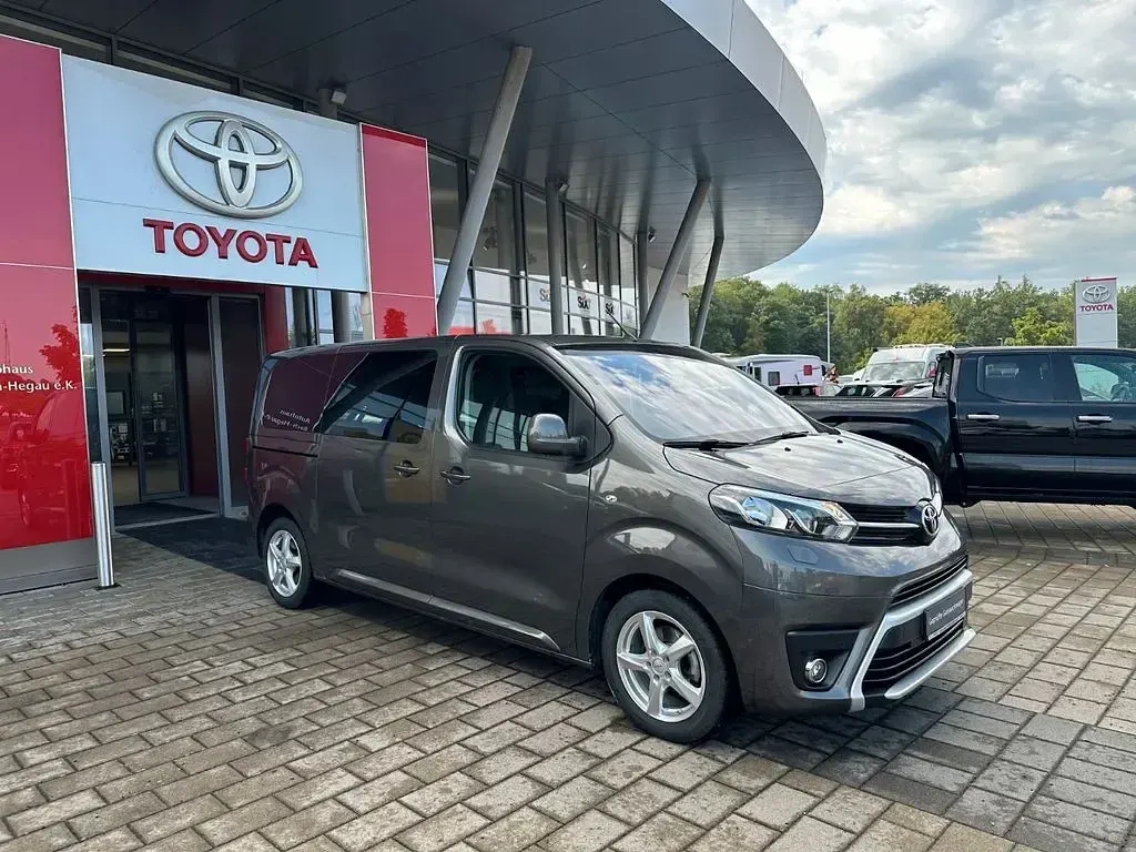 Gebraucht Toyota Proace Verso Comfort 177 PS (130 kW) 2020 Grau Kombi