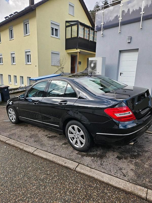 Gebraucht Mercedes C200 184 PS (135 kW) 2012 Schwarz Limousine