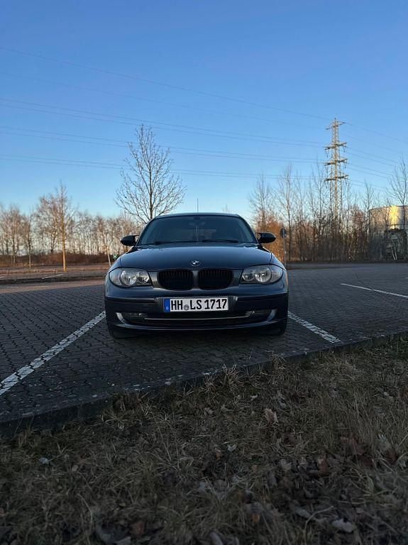 Grau Gebraucht 2007 BMW 116 Kleinwagen | 6.000 € - Bild 1/4