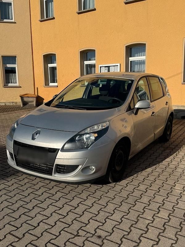 Silber Gebraucht 2010 Renault Scénic III Van / Kleinbus | 1.500 € (Etwas zu teuer) - Bild 1/4