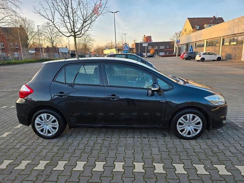 Gebraucht Toyota Auris Edition 126 PS (92 kW) 2011 Schwarz Limousine
