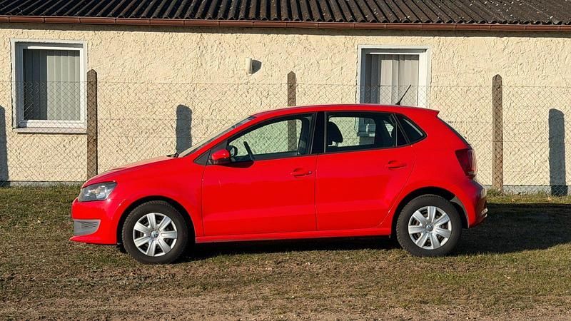 Używany VW Polo Trendline 60 KM (44 kW) 2012 Czerwony Hatchback