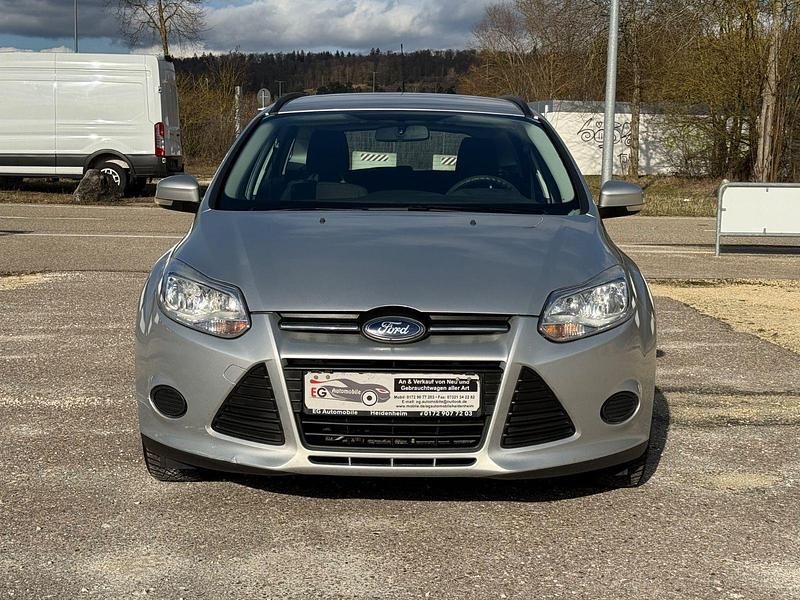 Gebraucht Ford Focus Trend 105 PS (77 kW) 2012 Silber Kombi